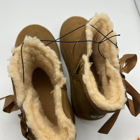 PAWZ by BEARPAW Boots Women’s 10 Chestnut Suede Ribbon Bow Shearling Lined New - Picture 7 of 14